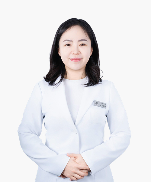Jung-hwa Lee, dentist at Digital Happeace Dental Clinic, in a white coat with a name badge